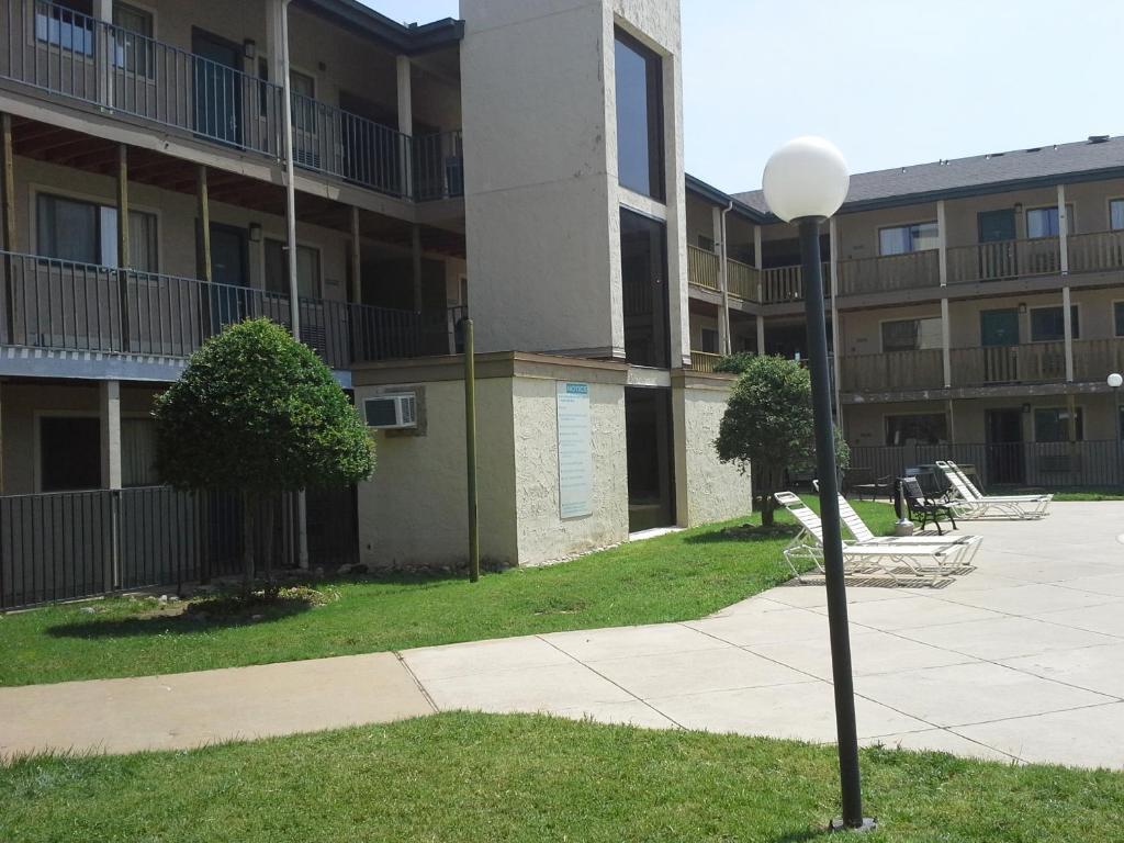 Howard Johnson Tulsa Exterior foto